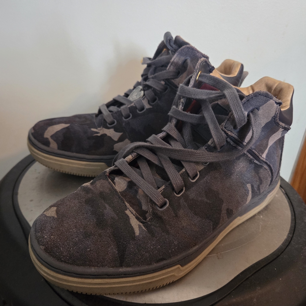 Stylish Camouflage High-Top Sneakers